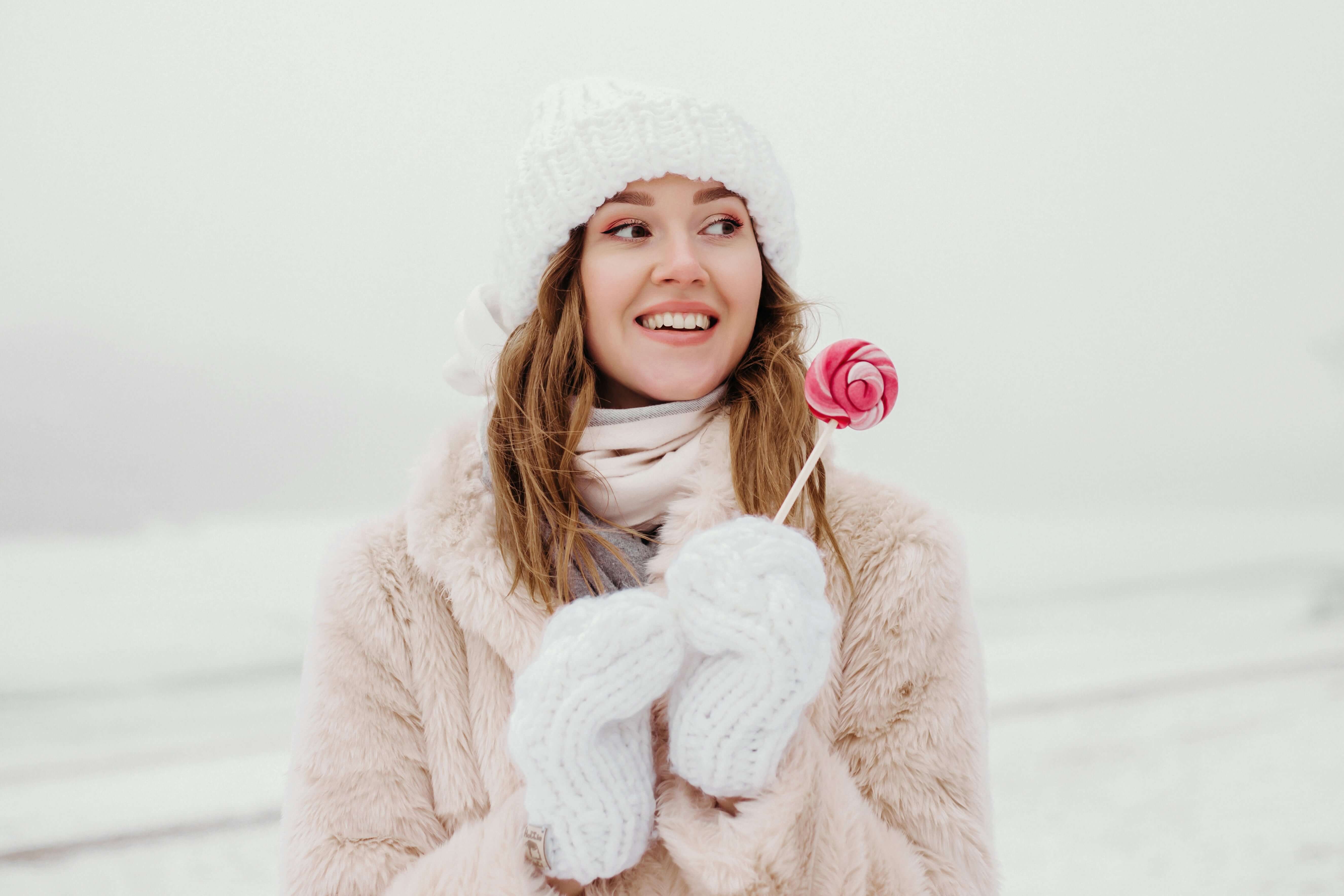 Why Wearing A Hat And Gloves Is A Must During Winter?