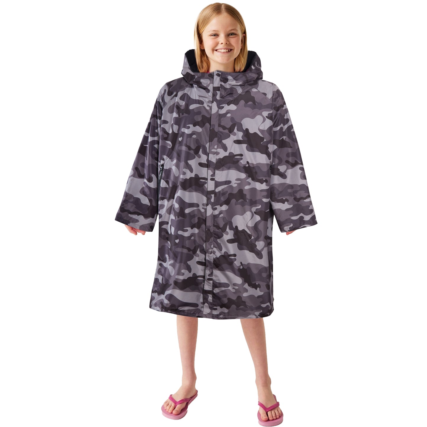 Changing Robe Kids Unisex Hooded Coat Camo/Black Windproof Waterproof Quick Dry for Beach Surfing Swimming by Heatwave Thermalwear. Buy now for £30.00.