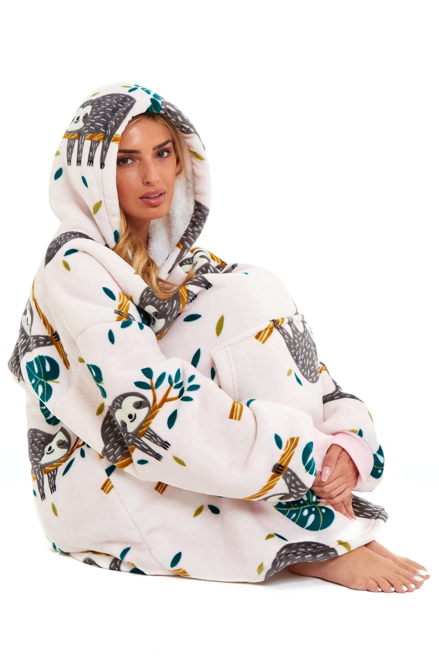 Giant Cozy Sloth Hooded Blanket Ultra Soft Sherpa Fur Plush Flannel Fleece Oversized Hoodie Sweatshirt for Adults and Kids Premium Loungewear by Daisy Dreamer. Buy now for £11.00.